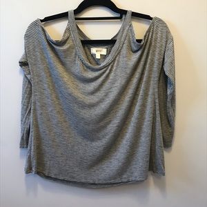 NYTT cold shoulder top , size OS